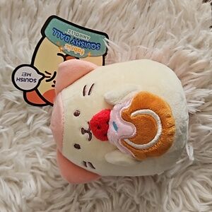 Kittiroll Anirollz squishy ball